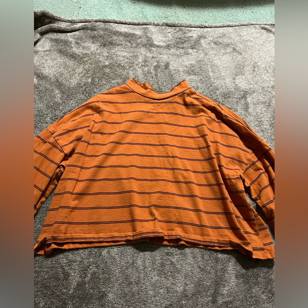 Orange striped cropped turtle neck